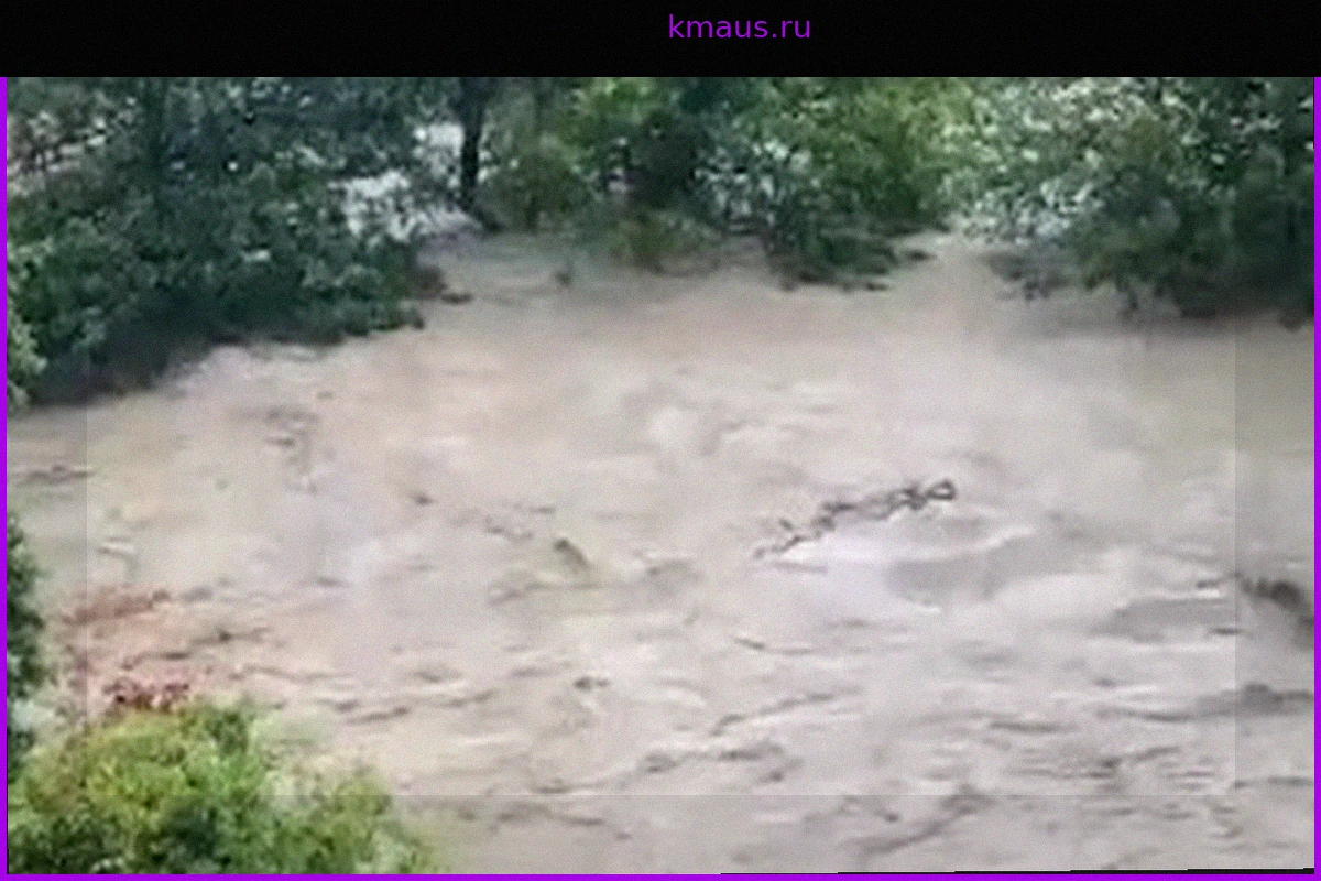 Мощные ливни вызвали масштабные затопления на курортах Краснодарского края