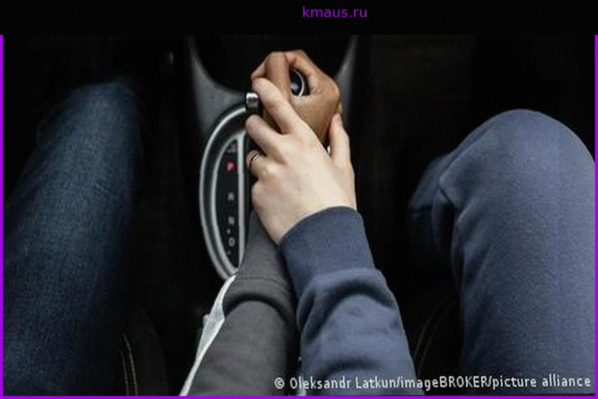 Депрессия в отношениях: Как справиться с нежеланным третьим лишним?